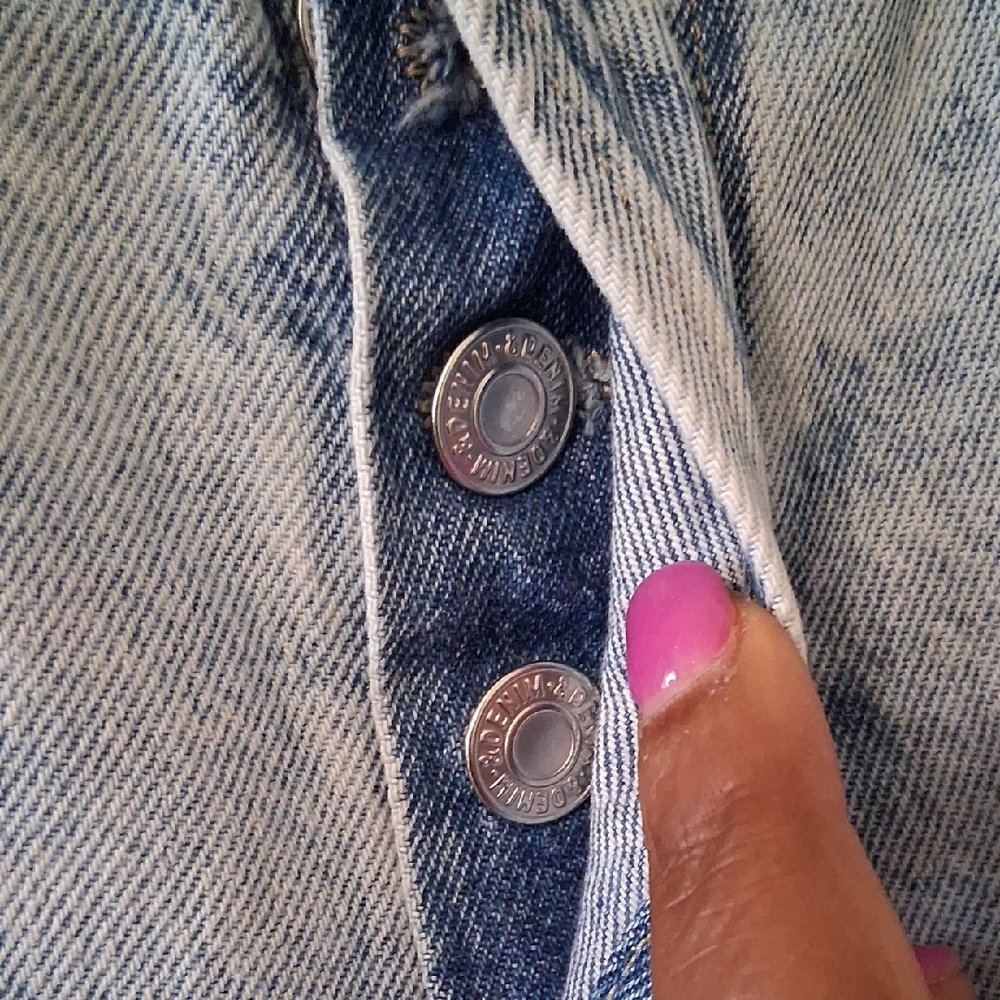 Distressed Light Blue Jeans - Picture 3 of 10